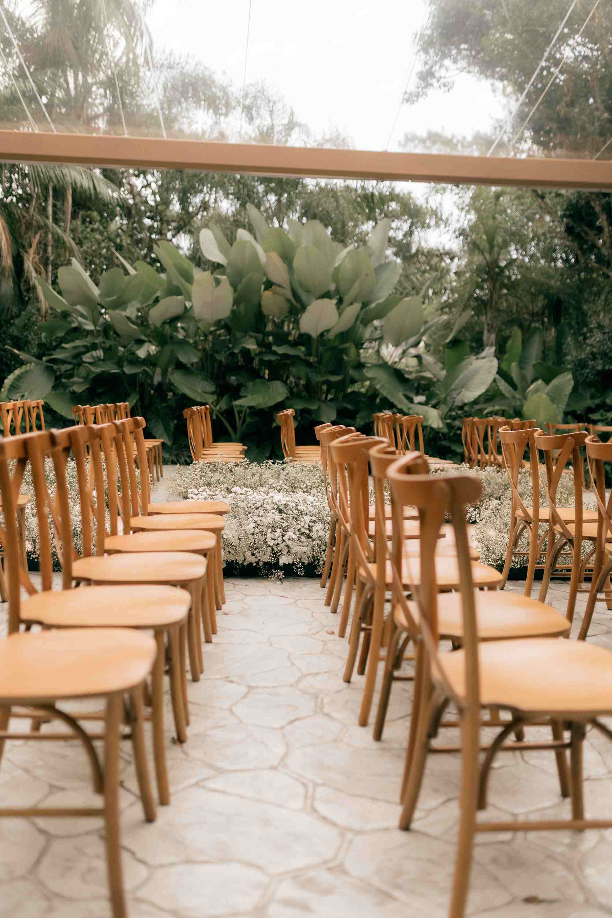12 Smart Ways to Save Money on Wedding Rentals
